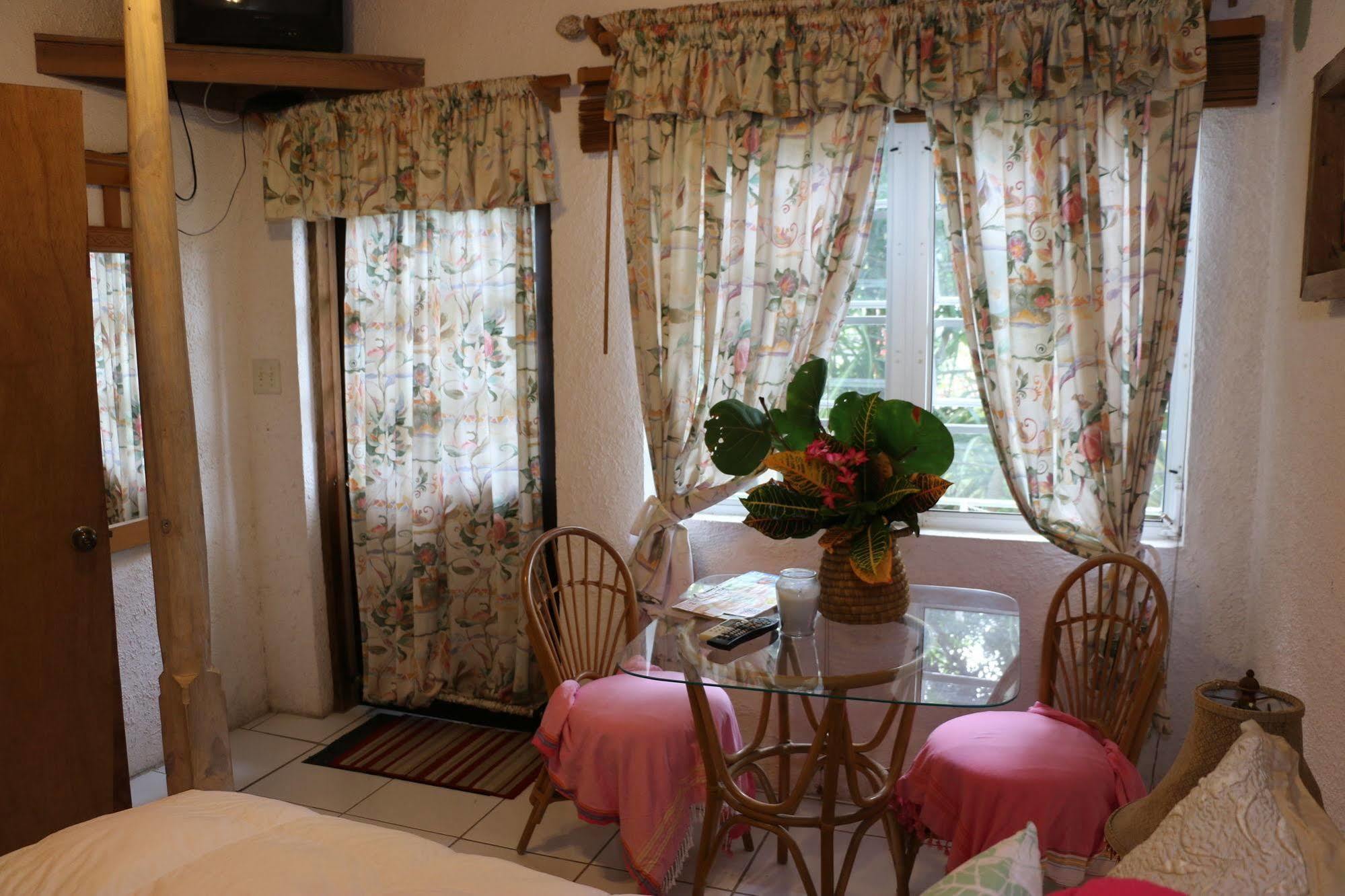 Dunmore Town The Sugar Apple Lodging מראה חיצוני תמונה